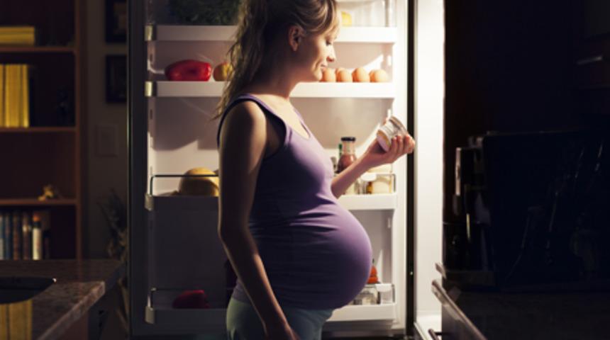 Hamilelik s&uuml;resince t&uuml;ketilmesi gereken 13 besin