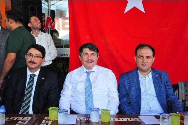 Ak Parti Manisa’da Firesiz Bayramlaştı G3