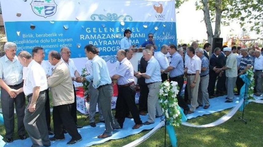 &Uuml;nye&rsquo;de A&ccedil;ık Havada Bayramlaşma