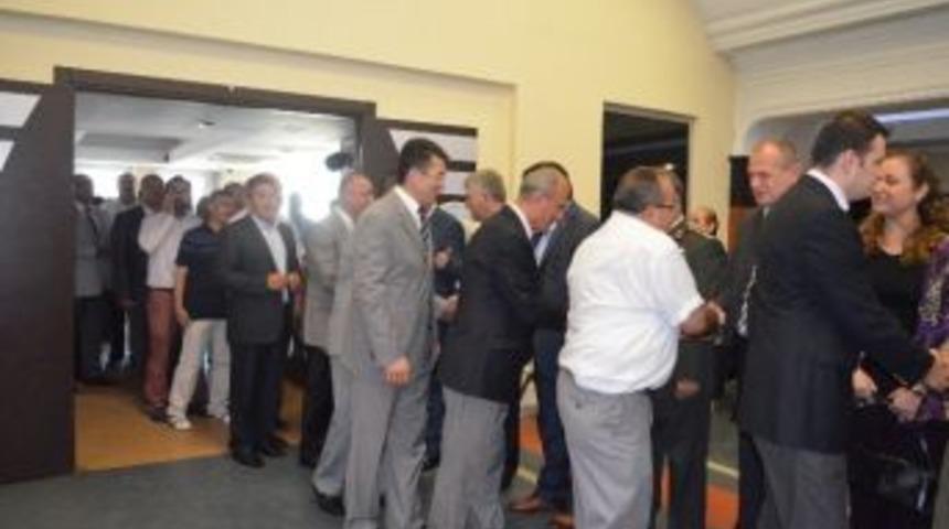 D&uuml;zce'de Resmi Bayramlaşma Yapıldı