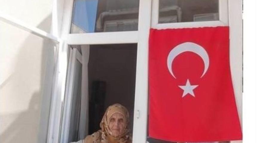 Şehit Annesinin Evlat &Ouml;zlemi