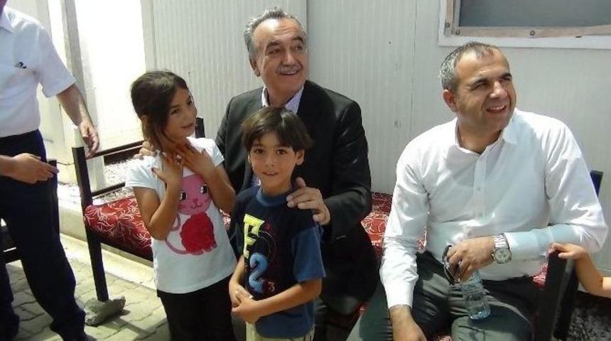 Ak Parti Heyeti, Suriyelilerle Bayramlaştı