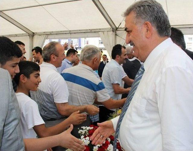 Bakan Yazıcı Otobüs Yangını İle İlgili Müfettiş Görevlendirildiğini Açıkladı