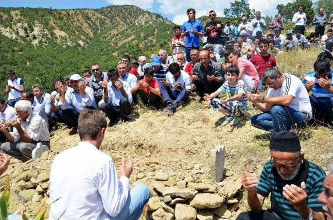 Kaza Sonrası K&ouml;yl&uuml;ler D-100'&uuml; Trafiğe Kapattı