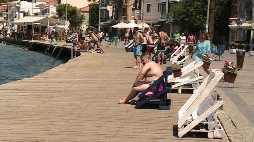 Nakliye Paletleri &Ccedil;i&ccedil;ekli Oturma Bankı Oldu