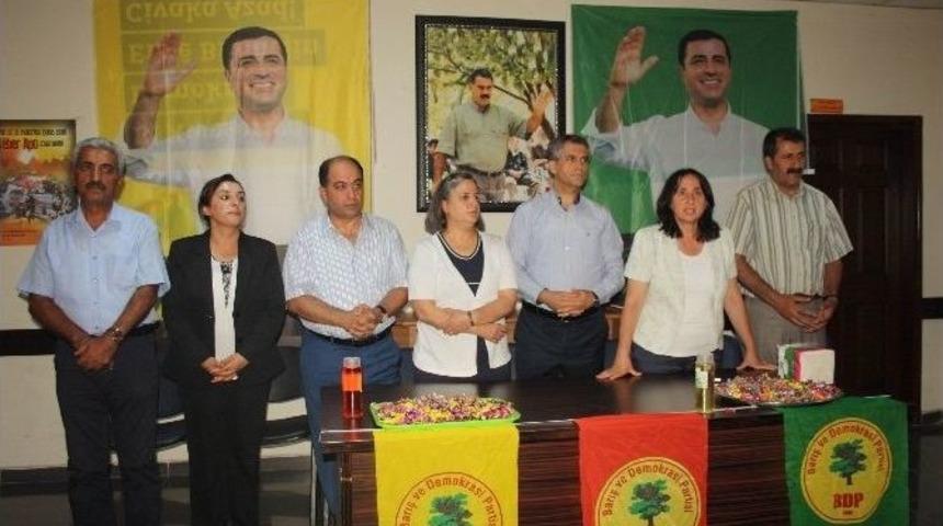 Eşbaşkanlar Vatandaşlarla Bayramlaştı