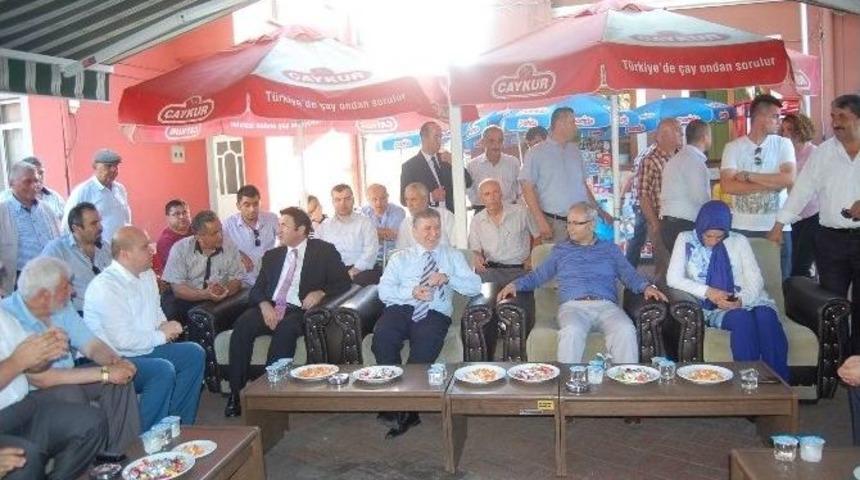 Ak Parti'liler Bayramda Bir Araya Geldi