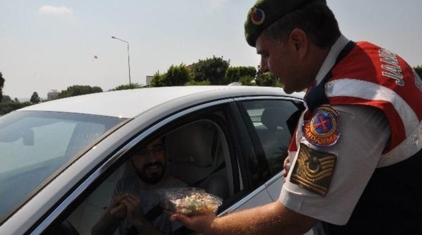 Jandarmadan Bayram Şekeri