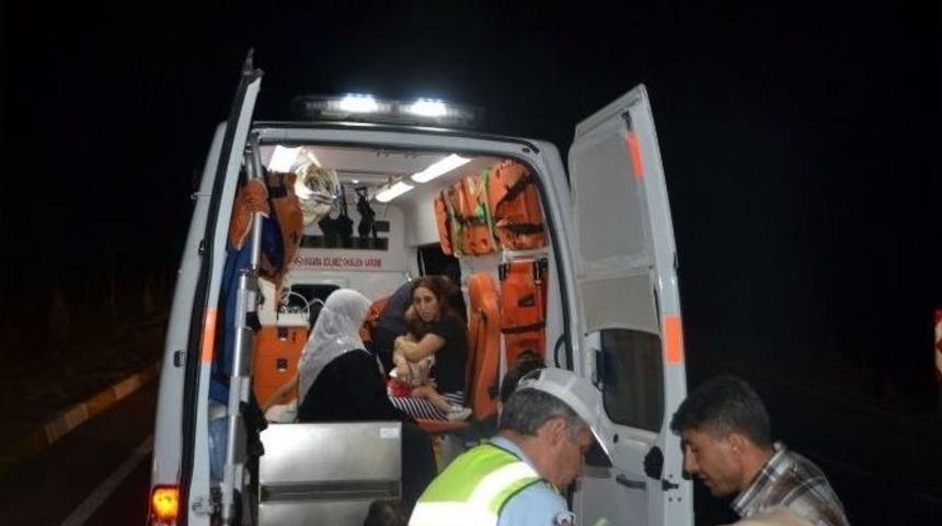 Kula&rsquo;da Trafik Kazası: 9 Yaralı