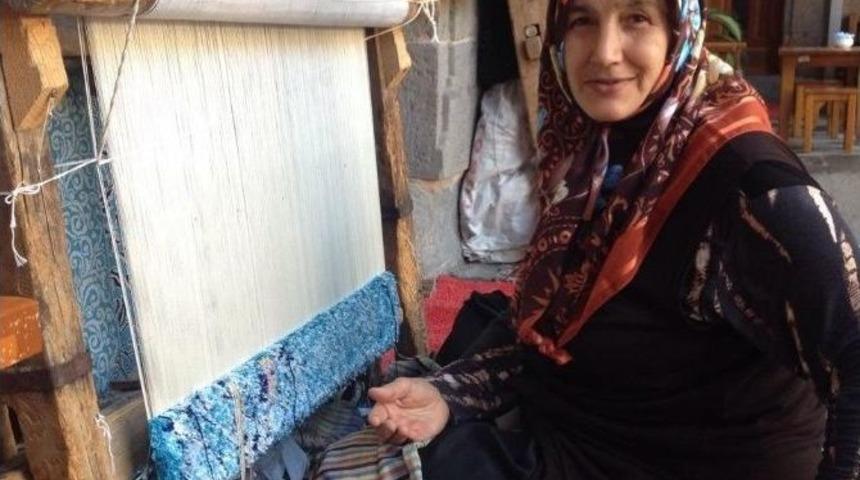 El Dokuması Halılar Teknolojiye Direniyor