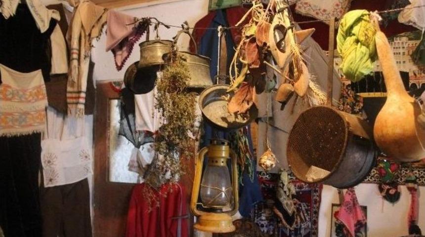 (&ouml;zel Haber) 14 Yaşında M&uuml;ze Kurdu