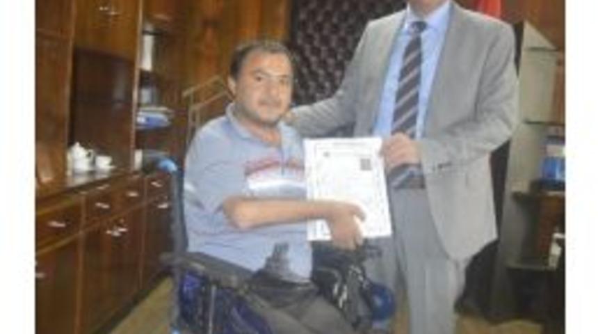 Engelli Vatandaşın Ruhsat Sevinci