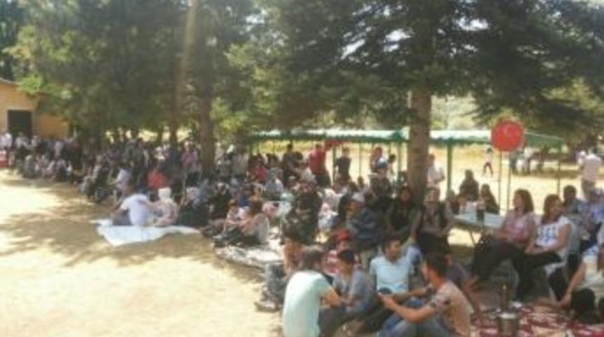 Kızılcahamam Beşkonak K&ouml;y&uuml;nde &Ccedil;ifte Bayram