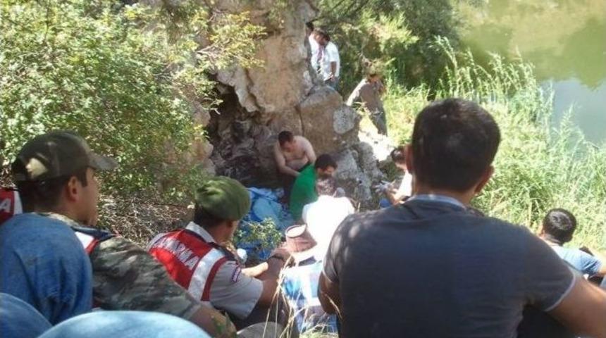 Balık Tutmak İsterken Derede Boğuldu