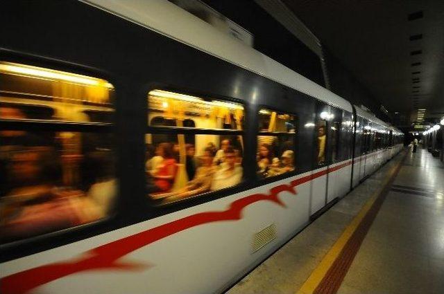 İzmirli Metrodan Memnun