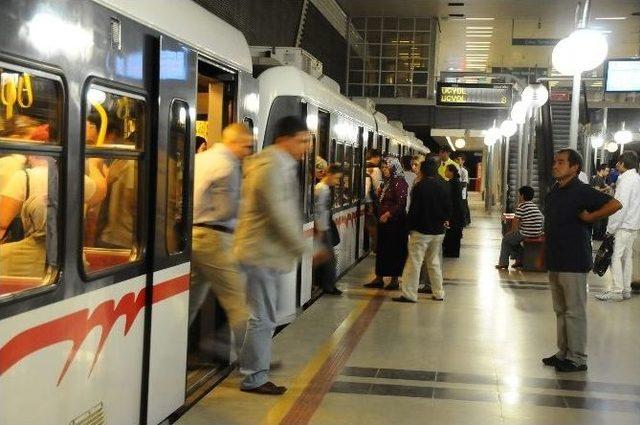 İzmirli Metrodan Memnun