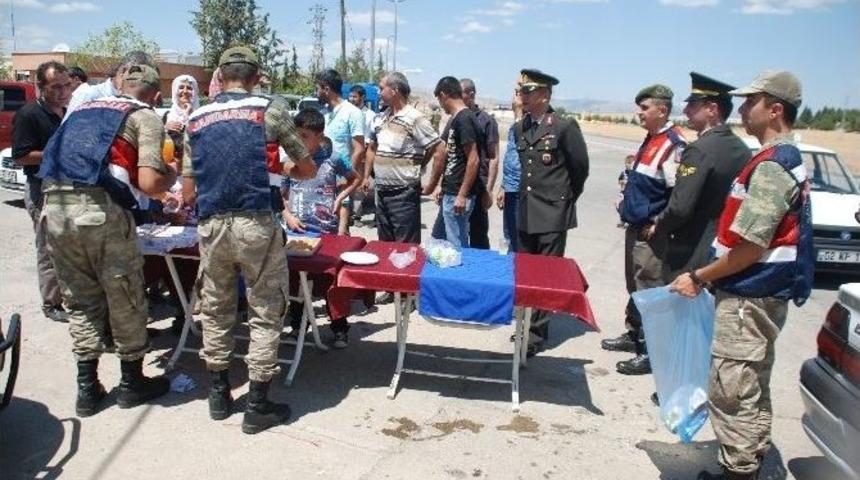 Ceza Yerine Şeker Ve Tatlı İkram Edildi