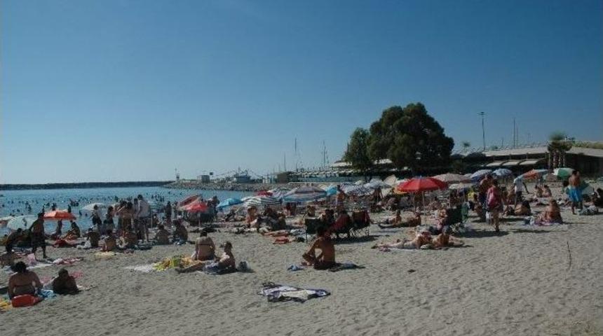 Kuşadası&rsquo;nda Bayram Hareketliliği