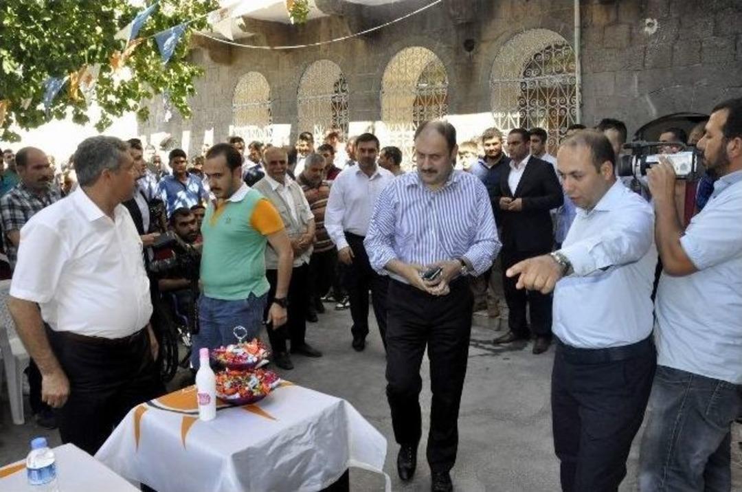 Siverek Ak Parti İl&ccedil;e Teşkilatında Bayramlaşma T&ouml;reni