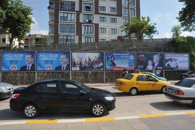Cumhurbaşkanı Adaylarının Fotoğrafları Afişlerde Yerini Aldı