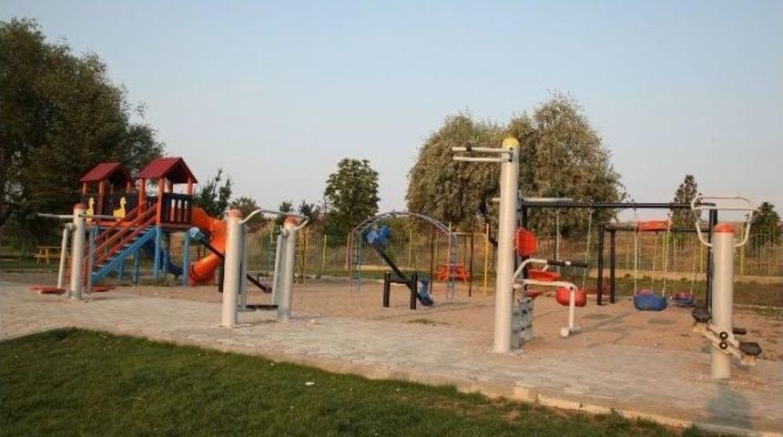 Çocuk Yuvası Yeni Parkına Kavuştu