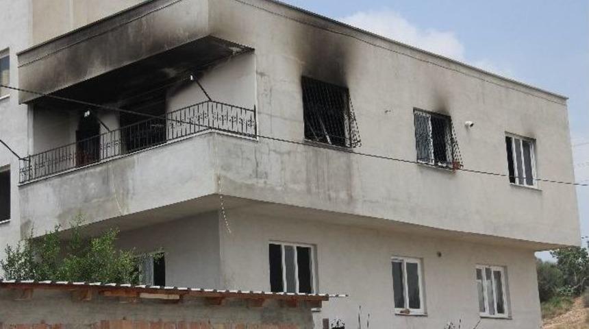 Evdeki Yangında Hırsız Ş&uuml;phesi