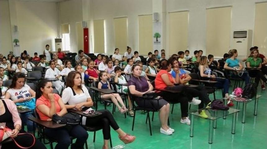 Şehitkamilli Sporcular Kişisel Hijyen Konulu Seminere Katıldı