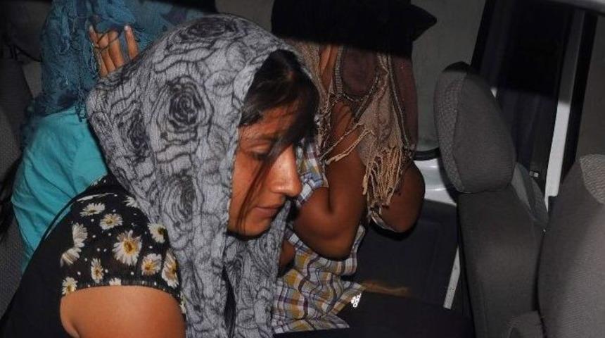 Hırsızlık İ&ccedil;in Girdikleri Evde Su&ccedil;&uuml;st&uuml; Yakalandılar