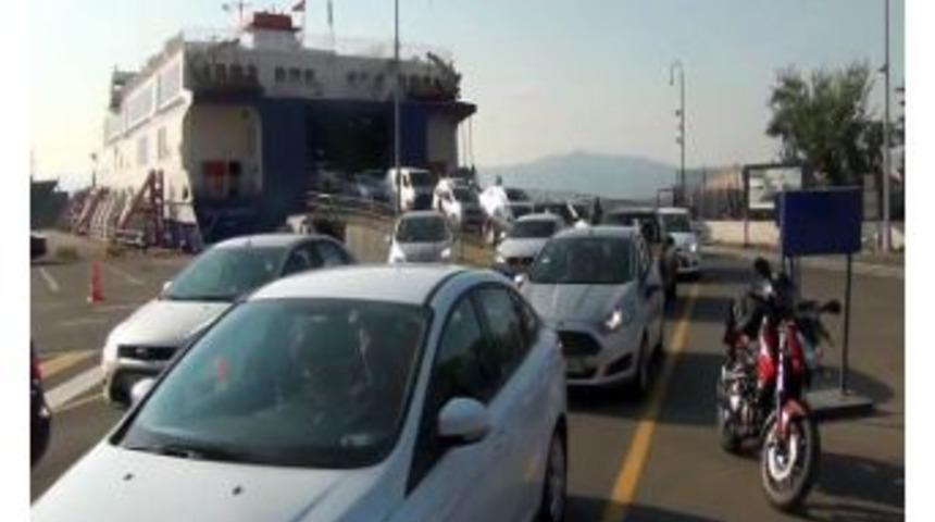 Tatilcilerin D&ouml;n&uuml;ş &Ccedil;ilesi Başladı