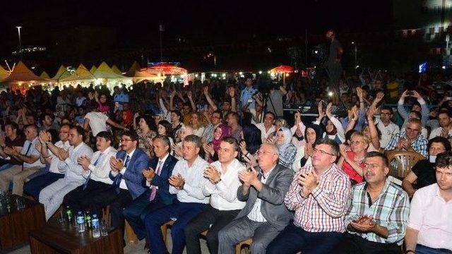 Uğur Işılak’tan “dombra” Eleştirilerine Yanıt