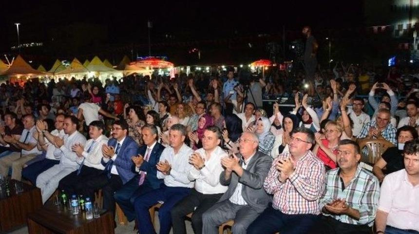 Uğur Işılak’tan “dombra” Eleştirilerine Yanıt