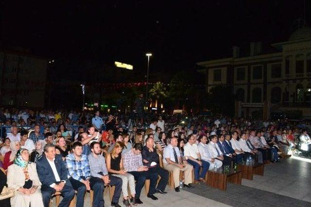 Uğur Işılak’tan “dombra” Eleştirilerine Yanıt