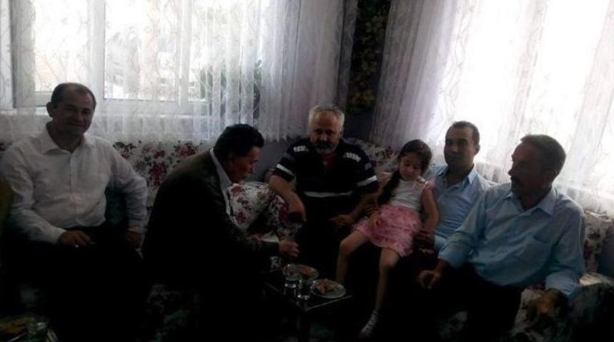 Ak Parti Orhaneli İl&ccedil;e Teşkilatı, Bayramda Hastaları Ziyaret Etti