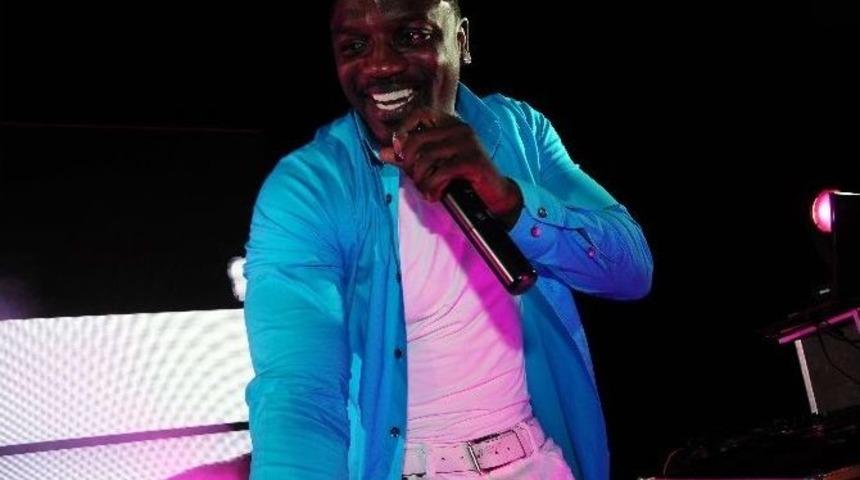 Akon&rsquo;dan Muhteşem Konser