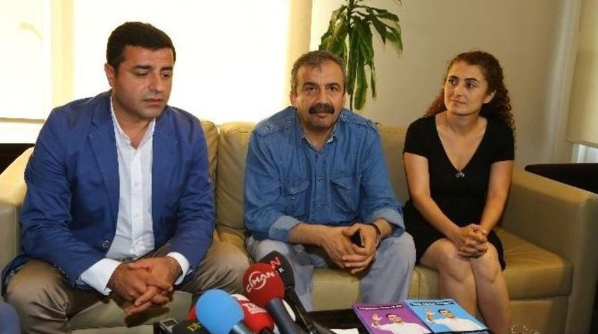Selahattin Demirtaş, Kadın Buluşmasına Katıldı