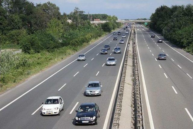 Tem'de Bayram Dönüş Trafiği Başladı