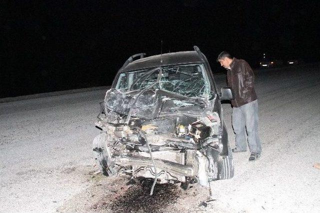 Erzincan’da Trafik Kazası: 2 Ölü, 4 Yaralı