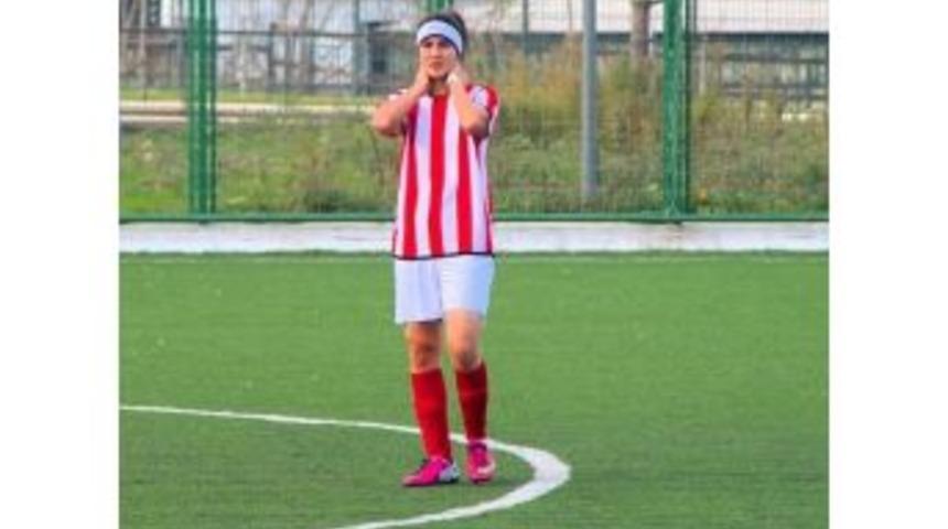 Azize, Gol&uuml;n&uuml; Attı