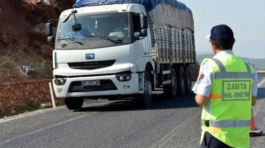 İzmir'de Ka&ccedil;ak Sebze-meyveye Sıkı Markaj