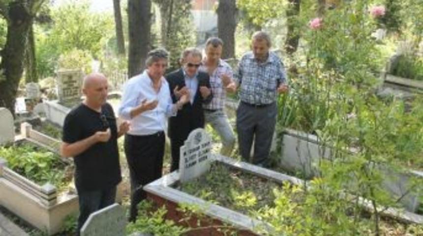 Zgc Merhum Gazetecileri Kabri Başında Andı