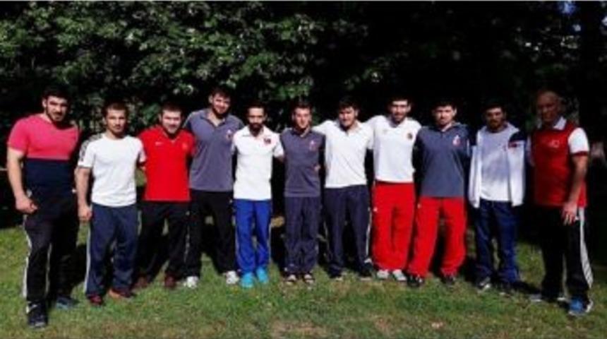 Milli G&uuml;reş&ccedil;iler Polonya Yolcusu