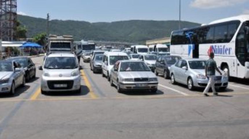 Bayramda Top&ccedil;ulardan 43 Bin Ara&ccedil; Ge&ccedil;ti