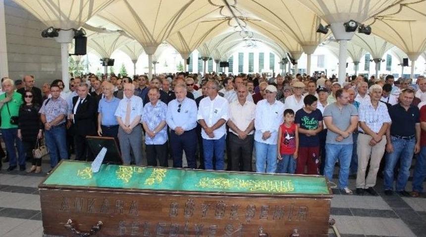 Eski Bakan Cemal B&uuml;y&uuml;kbaş, Dualarla Son Yolculuğuna Uğurlandı