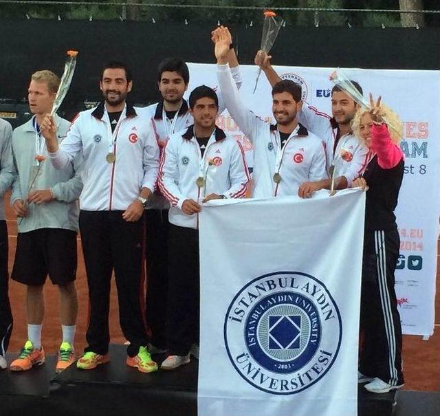 İstanbul Aydın Üniversitesi Erkek Tenis Takımı Avrupa Şampiyonu Oldu