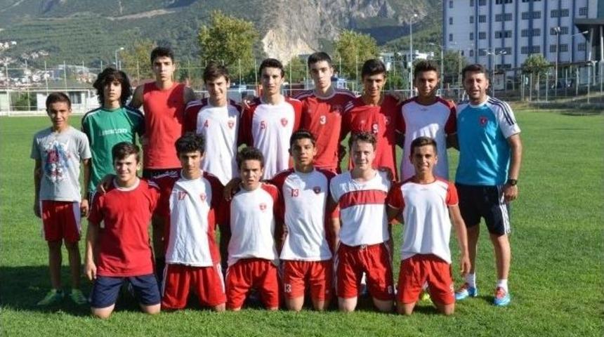 Denizli B&uuml;y&uuml;kşehir Beledeyisepor'un Akademileri Topbaşı Yaptı