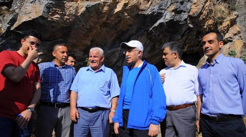 Oluşumu Milyonlarca Yıl S&uuml;ren Mağarayı Gezdiler