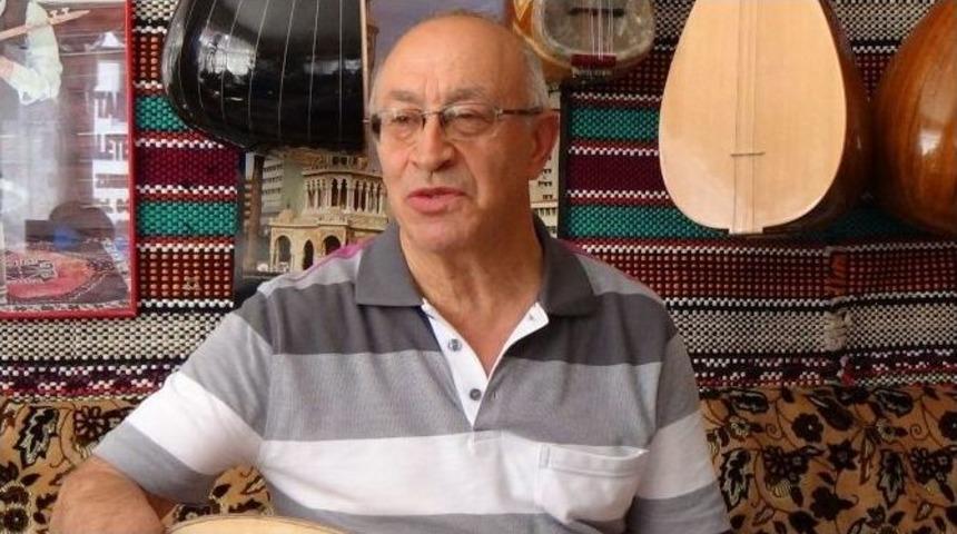 Alb&uuml;m&uuml;n&uuml;n Tanıtımını 'sazuta'yla Yaptı