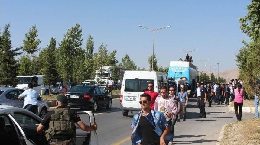 Cumhurbaşkanı Adayı Ve Başbakan Erdoğan Van'da