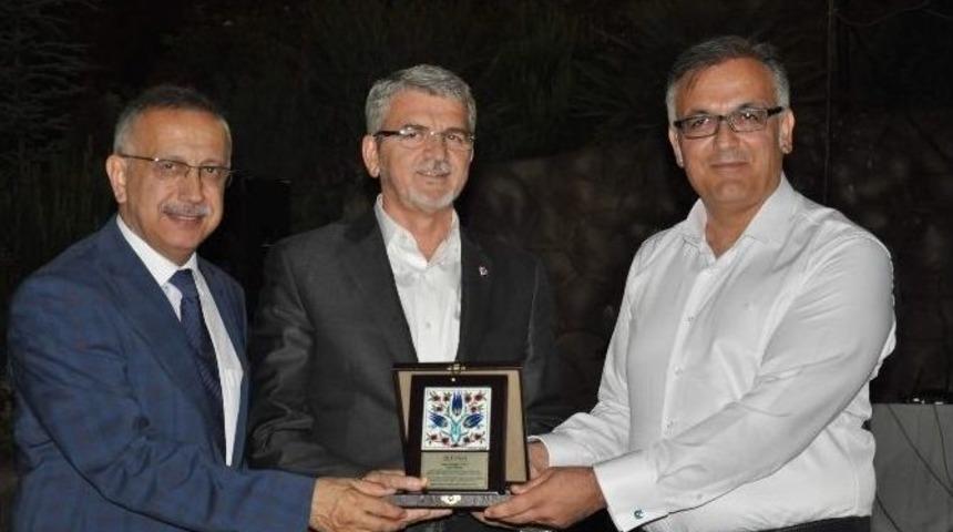 İtso İnegöl’ü Ve Mobilyayı Tanıtanlara Ödül Verdi