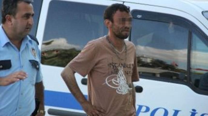 Annesine Bı&ccedil;ak &Ccedil;ekip 1 Lira İstedi Tutuklandı